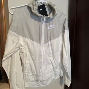Nike Gray and White Windbreaker Jacket size Women’s M NWT